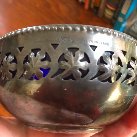 Antique English silver bowl with blue glass insert - Picture 2 of 7